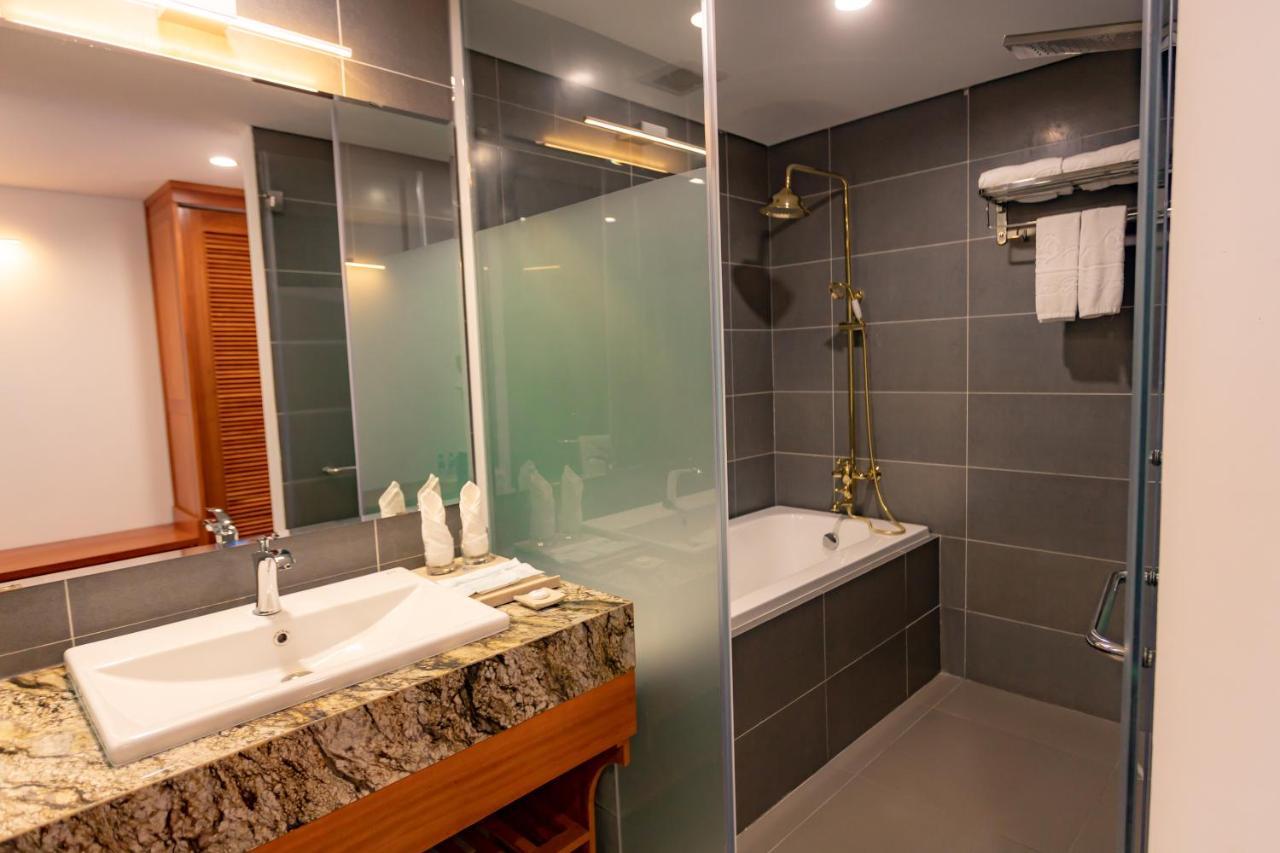 Wyndham Grand Vedana होटल 5*