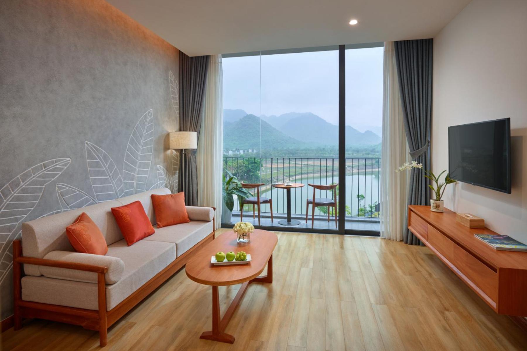 होटल Wyndham Grand Vedana 5*